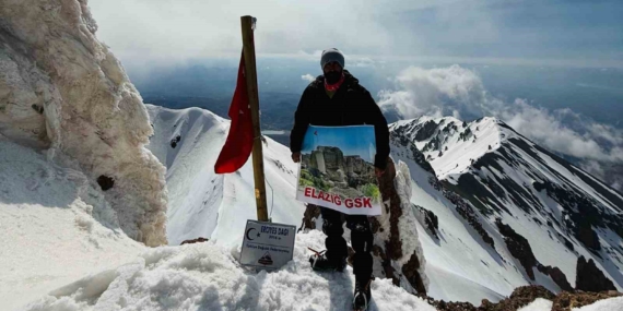 Elazığlı Sporcu, Erciyes Dağı'na Cesurca Tırmandı Elazığlı Sporcu, Erciyes Dağı’na Cesurca Tırmandı