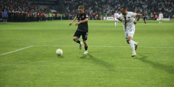 Elazığspor ile Vanspor FK Maçı İptal Edildi: Nedenleri ve Detaylar Elazığspor ile Vanspor FK Maçı İptal Edildi: Nedenleri ve Detaylar