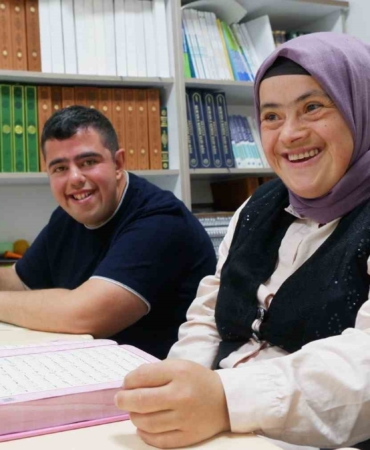 engelleri-asan-ask-down-sendromlu-fatma-ve-muhammetin-kuran-i-kerim-sevgisi-2yKkpOUk.jpg