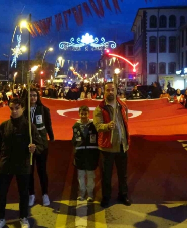 erzurumda-genclerin-coskusuyla-mesaleli-yuruyus-nb46hjYW.jpg