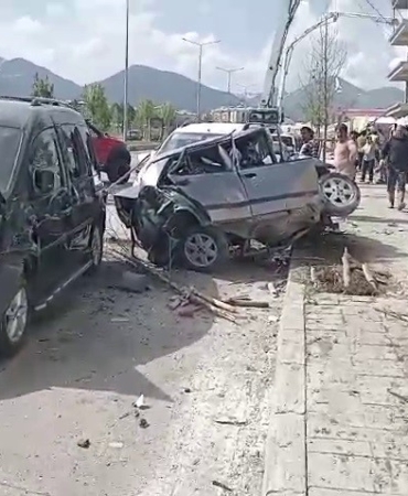 erzurumda-sok-edici-kaza-beton-mikseri-onlarca-aracla-carpisti-JJyPC7OC.jpg