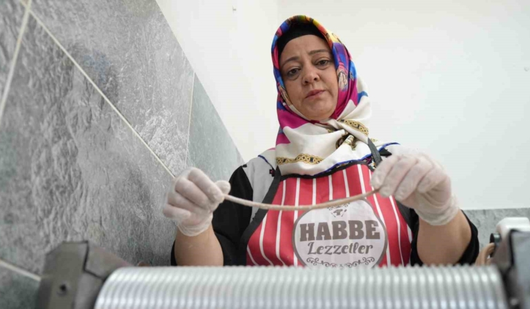 ev-hanimiyken-azmi-ve-kararliligiyla-basariya-ulasan-bir-patron-Bx1M5Vz8.jpg