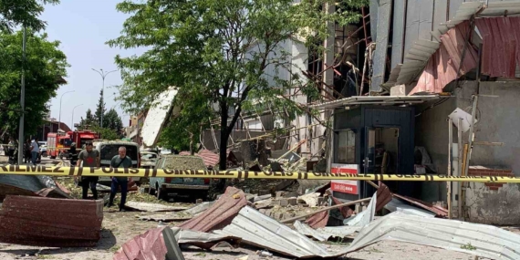 Gaziantep Valiliği'nden Patlama ile İlgili Önemli Açıklama Gaziantep Valiliği’nden Patlama ile İlgili Önemli Açıklama