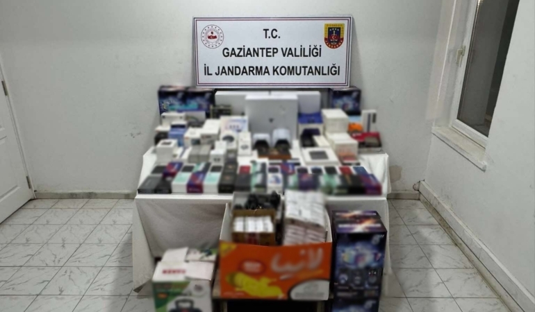 gaziantepte-2-milyon-tl-degerinde-kacak-elektronik-esya-operasyonu-Jub7Xjqz.jpg