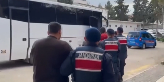 Gaziantep'ten Yayılan Siber Dolandırıcılık Operasyonu: 6 Şahıs Yakalandı Gaziantep’ten Yayılan Siber Dolandırıcılık Operasyonu: 6 Şahıs Yakalandı