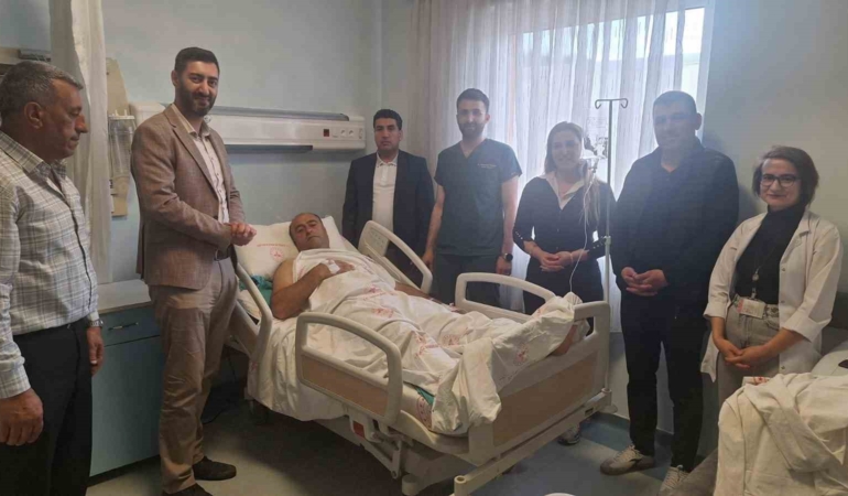 genc-devlet-hastanesinde-tarihi-ilk-kasik-fitigi-ameliyati-basariyla-gerceklesti-xP6qHvXZ.jpg