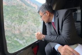 hakkari-valisi-celik-derede-kaybolan-cocugun-arama-calismalarini-havadan-inceledi-HpjkfRc8.jpg