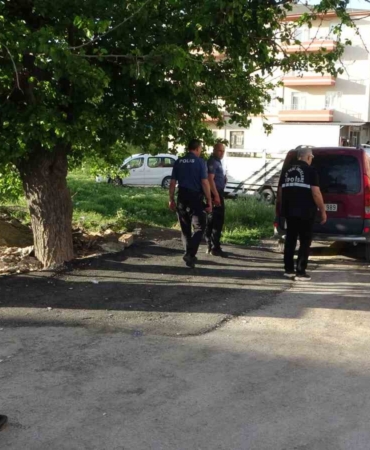 hurdacilarin-alacak-verecek-kavgasi-kanli-bir-sekilde-sonuclandi-1-kisi-yaralandi-DhTJN5IO.jpg
