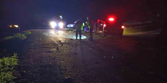 Kars'ta İki Hafif Ticari Araç Çarpıştı: 1 Kişi Hayatını Kaybetti, 4 Yaralı Kars’ta İki Hafif Ticari Araç Çarpıştı: 1 Kişi Hayatını Kaybetti, 4 Yaralı