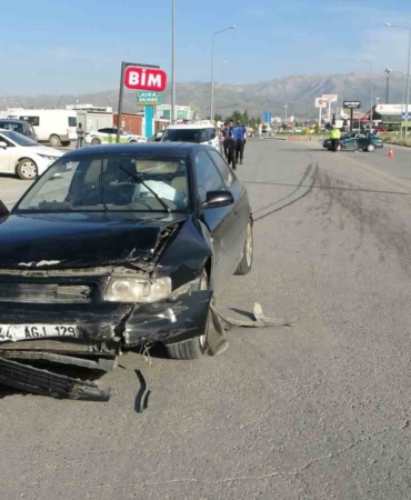 kazaya-karisti-aracini-birakip-kacan-surucu-yakalandi-VsmWv5Wr.jpg