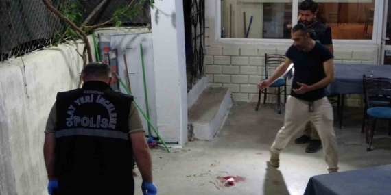 Kıraathanede Oyun Oynarken Husumetlisini Pompalı Tüfekle Yaraladı: Şok Edici Olay! Kıraathanede Oyun Oynarken Husumetlisini Pompalı Tüfekle Yaraladı: Şok Edici Olay!