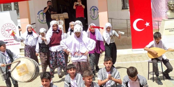 Köy Okulunda ’Sağlıklı Çocuk, Sağlıklı Gelecek’ Etkinliği: Geleceğin Temelleri Atılıyor Köy Okulunda ’Sağlıklı Çocuk, Sağlıklı Gelecek’ Etkinliği: Geleceğin Temelleri Atılıyor