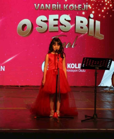 kucuk-ogrenciler-performanslariyla-goz-doldurdu-ChSAfqGQ.jpg