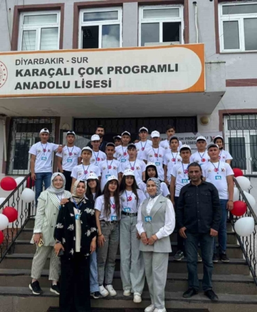lise-ogrencileri-bilimsel-arastirmalarini-gozler-onune-serdi-F8hDcLMP.jpg