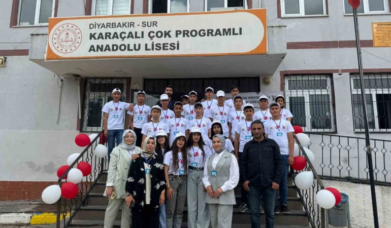 lise-ogrencileri-bilimsel-arastirmalarini-gozler-onune-serdi-F8hDcLMP.jpg