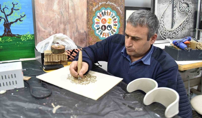 malatya-buyuksehir-belediyesinden-engelli-bireylere-ozel-resim-atolyesi-BjBG8usQ.jpg