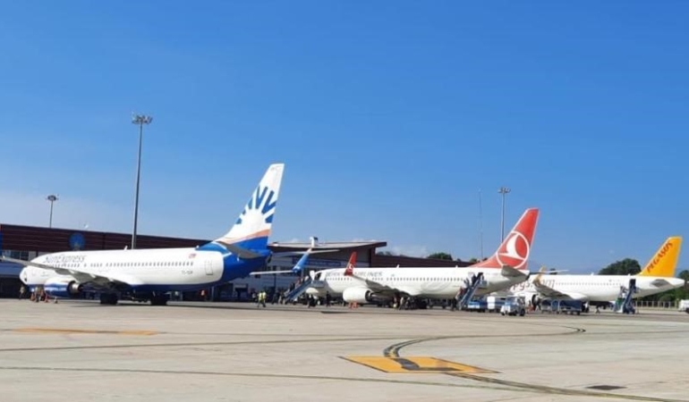 malatya-havalimani-nisan-ayinda-71-bin-yolcuya-ev-sahipligi-yapti-SGv6uqKn.jpg