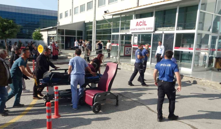 malatya-mezarliginda-silahli-ve-bicakli-kavga-1-kisi-hayatini-kaybetti-2-yarali-whLexXWu.jpg