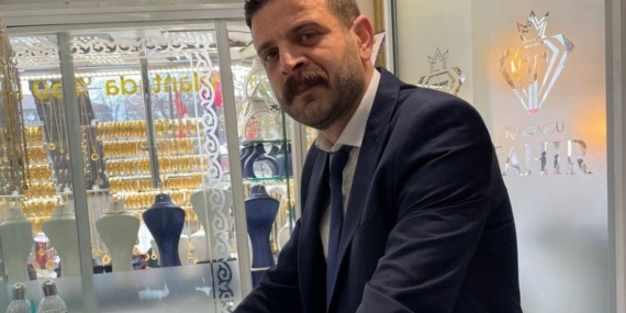 Malatya'da Bahçede Silahla Vurulan Kuyumcu Hayatını Kaybetti Malatya’da Bahçede Silahla Vurulan Kuyumcu Hayatını Kaybetti