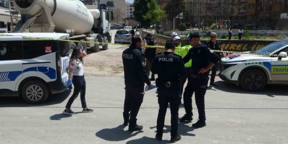 Malatya'da Beton Mikseri Faciası: Dehşet Anları Malatya’da Beton Mikseri Faciası: Dehşet Anları
