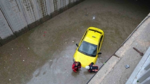 malatyada-saganak-yagislar-hayati-olumsuz-etkiledi-yollar-goz-gormez-hale-geldi-YyeMAjvA.jpg