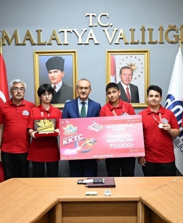 malatyanin-genc-yetenekleri-basarilarini-vali-yavuz-ile-kutladi-H5PCWOuP.jpg