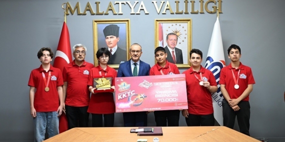Malatya'nın Genç Yetenekleri, Başarılarını Vali Yavuz ile Kutladı Malatya’nın Genç Yetenekleri, Başarılarını Vali Yavuz ile Kutladı