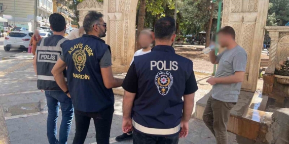 Mardin'de Asayiş Operasyonunda Kaçak Şahıs Yakalandı Mardin’de Asayiş Operasyonunda Kaçak Şahıs Yakalandı