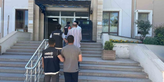 Mardin'de Uyuşturucu Operasyonu: 4 Şahıs Tutuklandı Mardin’de Uyuşturucu Operasyonu: 4 Şahıs Tutuklandı