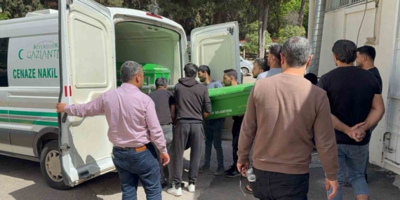 Minik Yezen'in Hayatını Değiştiren Komşu Aracı Minik Yezen’in Hayatını Değiştiren Komşu Aracı