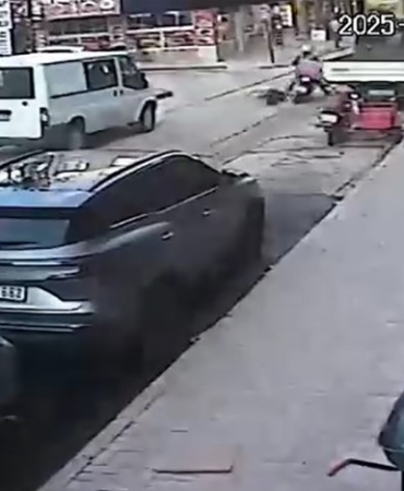 motosiklet-yolda-dengesini-kaybedip-dusen-yasli-adami-yaraladi-lykbbNhA.jpg