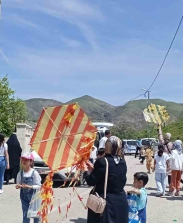 oglunun-anisina-ozel-ucurtma-senligi-duzenlendi-sMiLuhas.jpg