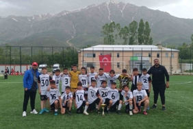 ozalp-genclikspor-u12-futbol-takimi-tarih-yazdi-sampiyonluk-sevinci-4PiNbQOs.jpg