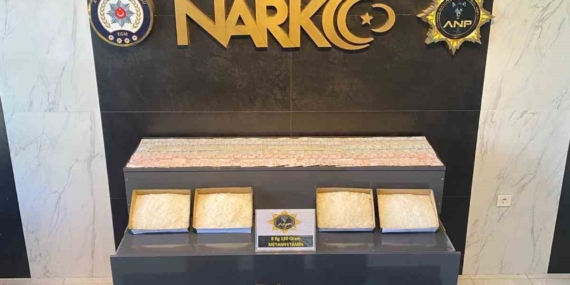 Valiz Tabanında Saklanan 8 Kilo Metamfetaminle Yakalanma Hikayesi Valiz Tabanında Saklanan 8 Kilo Metamfetaminle Yakalanma Hikayesi