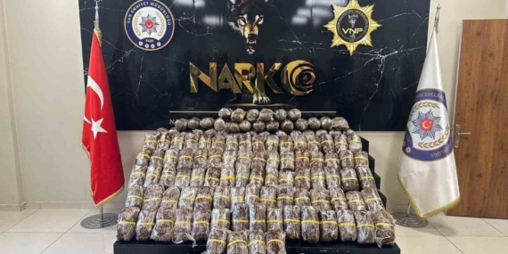 Van'da 84 Kilo 460 Gram Eşsiz Esrar Ele Geçirildi Van’da 84 Kilo 460 Gram Eşsiz Esrar Ele Geçirildi