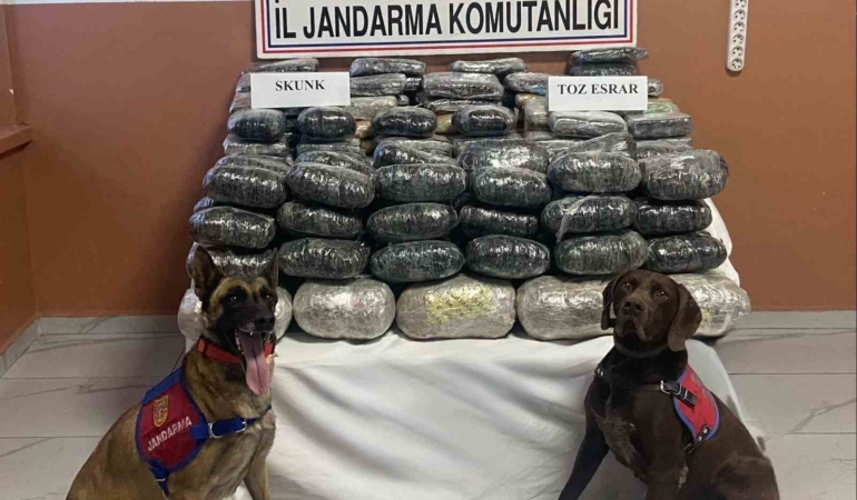 vanda-90-kilogram-uyusturucu-yakalandi-sehirdeki-uyusturucu-operasyonlari-artiyor-YPCbGL3b.jpg