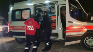 vanda-devlet-otobusu-takla-atti-28-kisi-yaralandi-ubBw8dTn.jpg