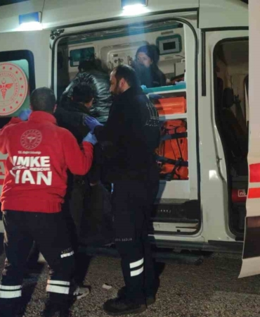 vanda-devlet-otobusu-takla-atti-28-kisi-yaralandi-ubBw8dTn.jpg