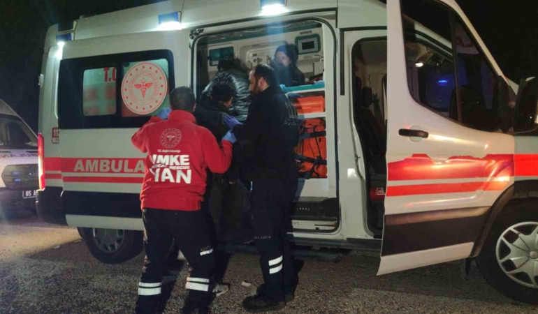 vanda-devlet-otobusu-takla-atti-28-kisi-yaralandi-ubBw8dTn.jpg