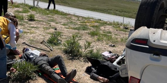 Van'da Feci Trafik Kazası: 4 Kişi Hayatını Kaybetti, 2 Yaralı Van’da Feci Trafik Kazası: 4 Kişi Hayatını Kaybetti, 2 Yaralı