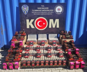 vanda-gumruk-kacakciligina-darbe-operasyonun-detaylari-nyQ9S8bZ.jpg