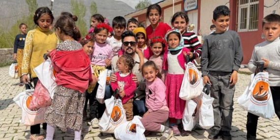 Van'da 'Her Çocuk Bir Umuttur Vakfı': Geleceğin Umudu Çocuklara Destek Oluyor Van’da ‘Her Çocuk Bir Umuttur Vakfı’: Geleceğin Umudu Çocuklara Destek Oluyor