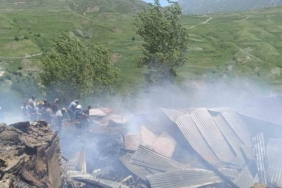 bahcesarayda-korkunc-yangin-14-yasindaki-cocuk-dumandan-zehirlendi-hayatini-kaybetti-p7sWkcTz.jpg