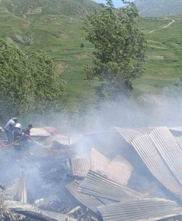 bahcesarayda-korkunc-yangin-14-yasindaki-cocuk-dumandan-zehirlendi-hayatini-kaybetti-p7sWkcTz.jpg