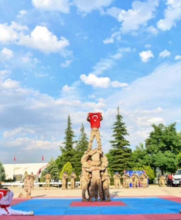bakan-goktasin-tunceli-ziyareti-kibris-gazisi-ile-bulusma-ve-jandarma-yildonumu-kutlamasi-OlthIGSy.jpg