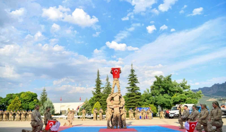 bakan-goktasin-tunceli-ziyareti-kibris-gazisi-ile-bulusma-ve-jandarma-yildonumu-kutlamasi-OlthIGSy.jpg