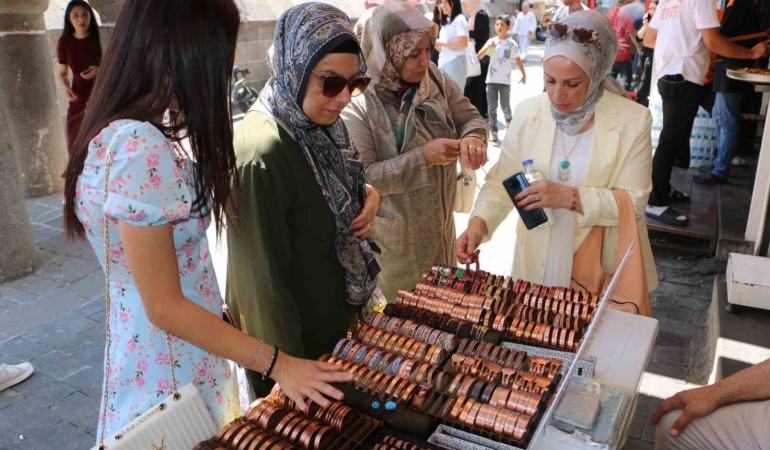 bakira-ilginin-artisi-saglikli-bir-yasamin-gizli-anahtari-8vTE56RA.jpg