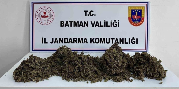 Batman'da 4 Kilogram Uyuşturucu İle Yakalanan Şahıs Tutuklandı: Suç ve Ceza Batman’da 4 Kilogram Uyuşturucu İle Yakalanan Şahıs Tutuklandı: Suç ve Ceza