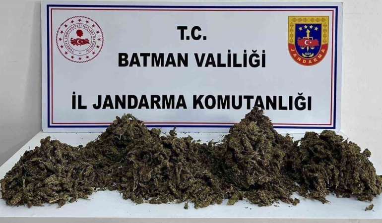 batmanda-4-kilogram-uyusturucu-ile-yakalanan-sahis-tutuklandi-suc-ve-ceza-2rRyjFJ2.jpg