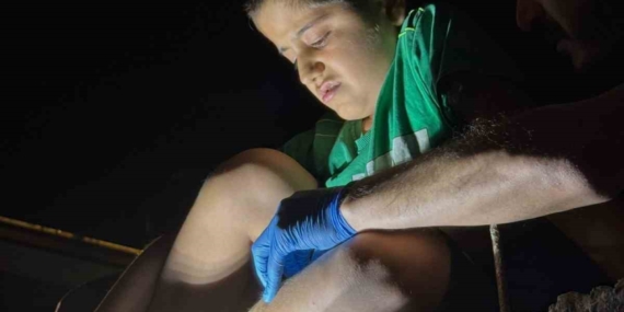 Batman'da 5 Yaşındaki Çocuğun Ayağına Batan İnşaat Demiri Hastaneye Götürdü Batman’da 5 Yaşındaki Çocuğun Ayağına Batan İnşaat Demiri Hastaneye Götürdü